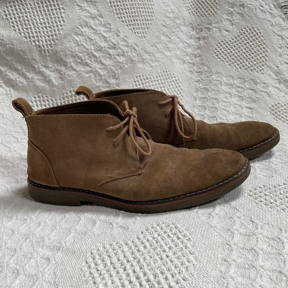 GBX Other - GBX mens shoe size 10D, i would call the color taupe, smoke free home